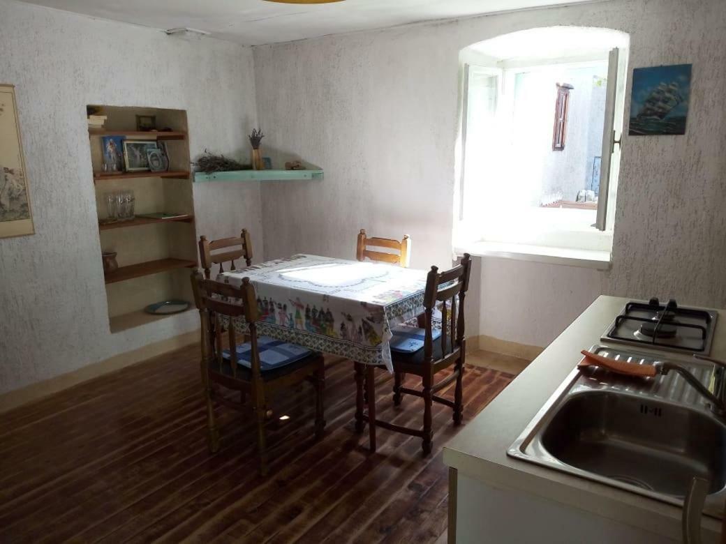 Apartman DINKO Lubenice Bagian luar foto