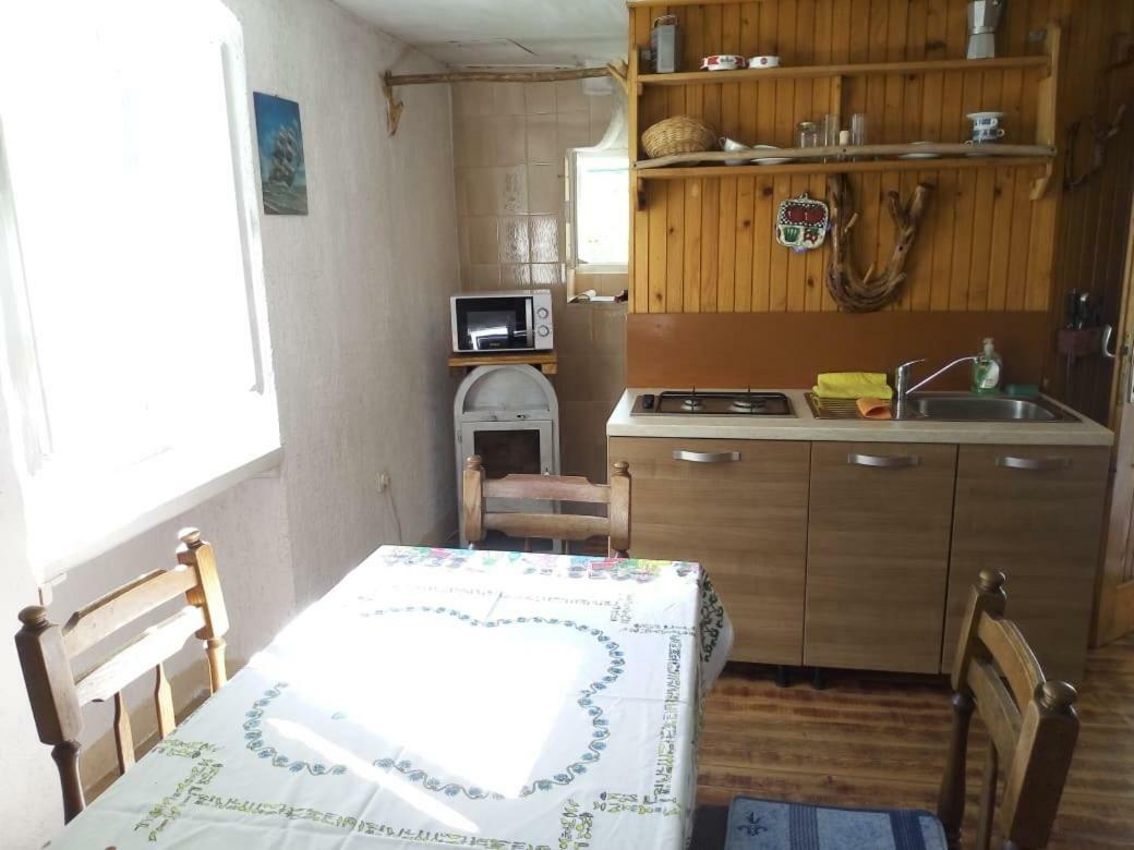 Apartman DINKO Lubenice Bagian luar foto